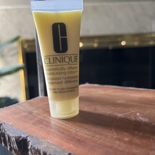 CLINIQUE Dramatically Different Moisturizing Lotion Sample Size 0.5fl oz
