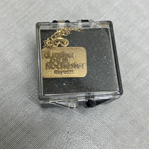 Rochester NY Souvenir Lot 5 Money Clips, 2 Hat Pins, 1 Necklace Rather Be In Roc - Picture 4 of 6