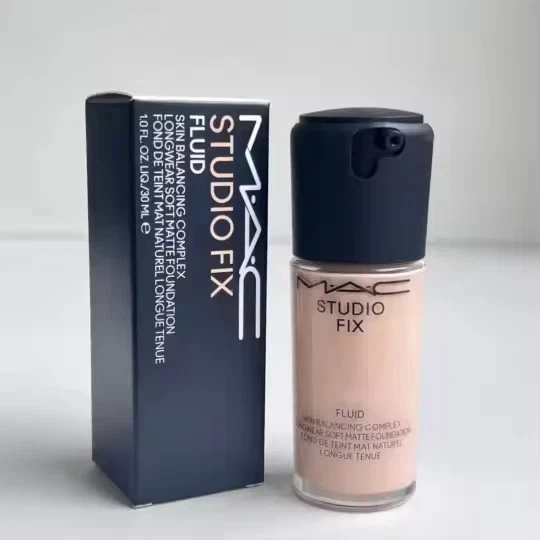 MAC Studio Fix Long Wear Matte Foundation NW11 Oil Free Makeup Foundation - Image 3 of 4