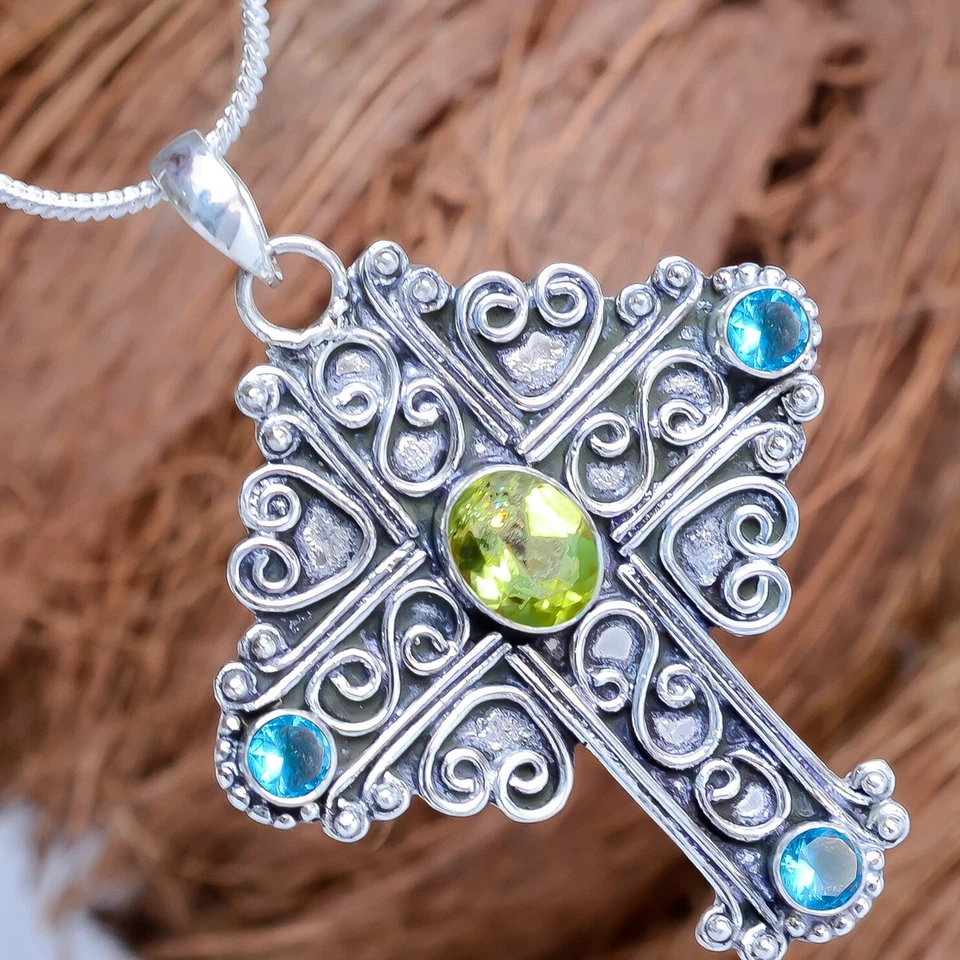 Ciondolo da donna croce in argento sterling 925 con peridoto sfaccettato e... - Immagine 2 di 4
