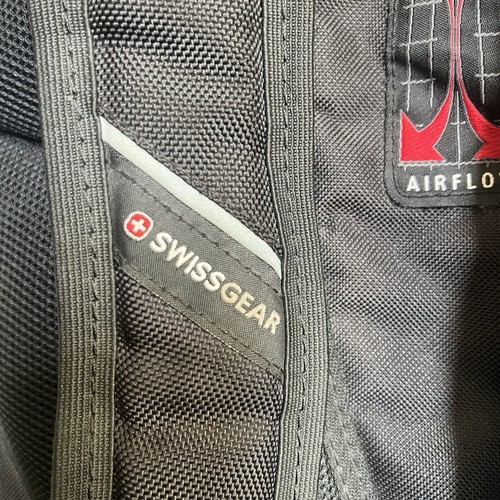 Swiss Gear 3258 Laptop Backpack - Black Preowned Small tear On Strap Mens Travel - Picture 16 of 19