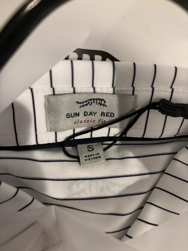 Sun Day Red Taylormade Golf Polo Shirt Size Small NWT - Image 2 of 3