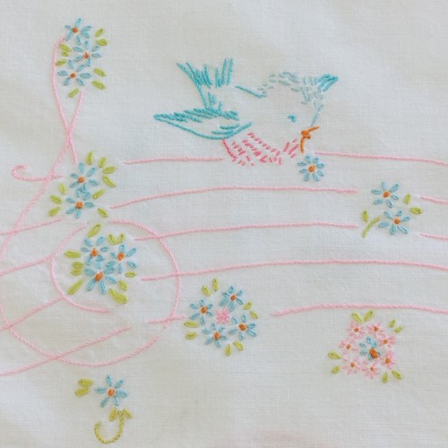 Vtg Hand Embroidered Crotchet Trim Table Runner Blue Bird Singing Spring 17x39 - Picture 2 of 9