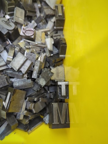 Vintage Letterpress Metal Type LEAD Printing Letters Numbers 15 Lb Large Lot - Picture 2 of 10