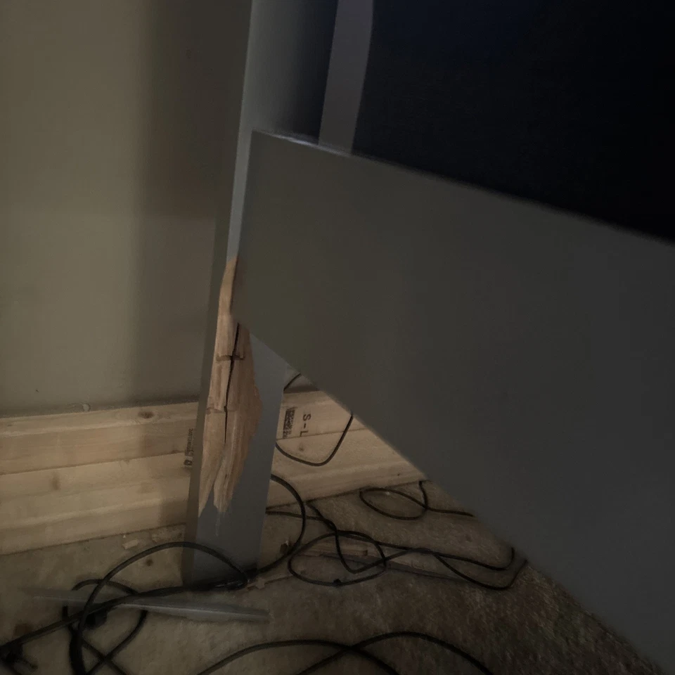 Juego de dormitorio de 3 piezas - dos tocadores y marco de cama (COMPLETO)  Foto 3 de 4