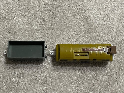 Trackmaster Thomas and Friends “Diesel 10” with extra car from 2006 - Bild 4 von 9