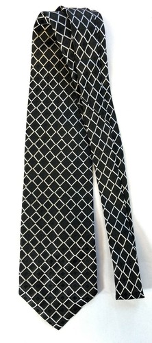 Pierre Cardin Designer Neck Tie 100% Silk 59-1/4" x 3.75" Black & White #1121 - Picture 2 of 4