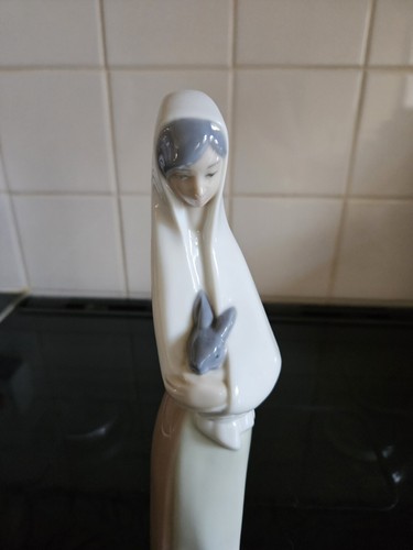 Lladro Nao Figurine Girl Holding Rabbit 6091 - Picture 5 of 10