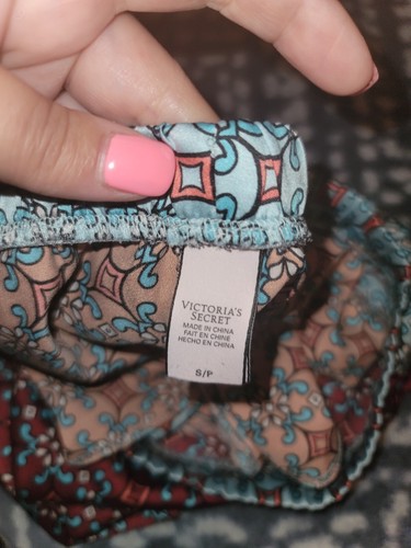 Victoria's Secret Silky Satin 100% Polyester Geometric Sleep Shorts Size Small - Picture 2 of 10