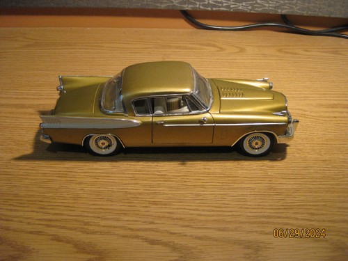 1/18 1957 STUDEBAKER GOLD(EN) HAWK, IN GOLD, BY ANSON , NO BOX - Picture 4 of 20