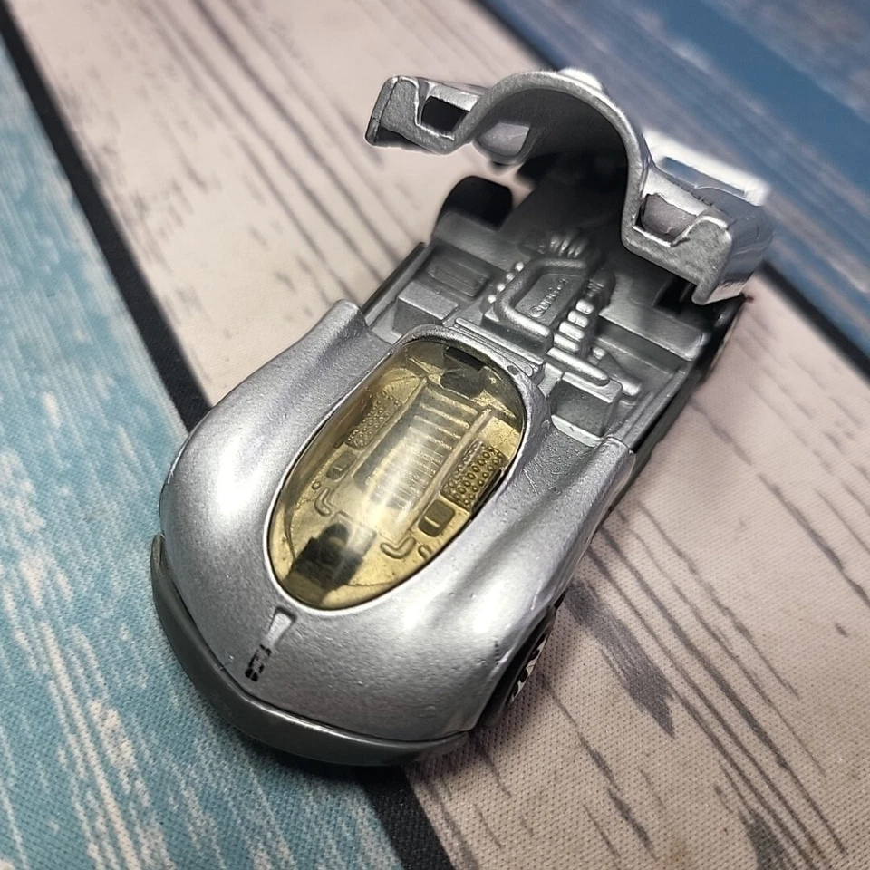 Matchbox 1989 Oldsmobile Aerotech plateado fundido a presión casi nuevo maletero plegable Foto 2 de 4