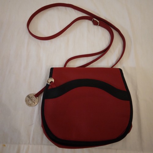 Travelon Nylon Crossbody Schultertasche Burgund mit schwarzem Rand Organizer 9"× 8"