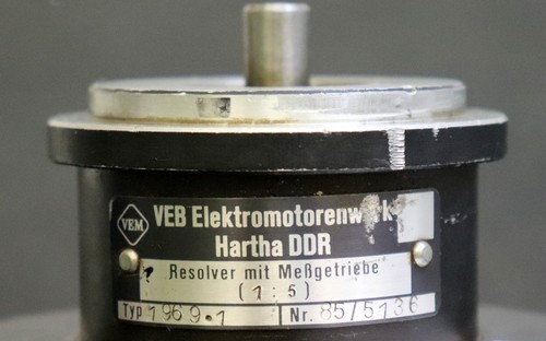 VEB ELEKTROMOTORENWERK HARTHA Resolver mit Messgetriebe Typ 1969.1 Getriebe 1:5 - Picture 5 of 8