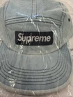 Casquette de camp en denim Supreme légèrement délavée indigo SS25 taille unique ~ NEUVE, SCELLÉE