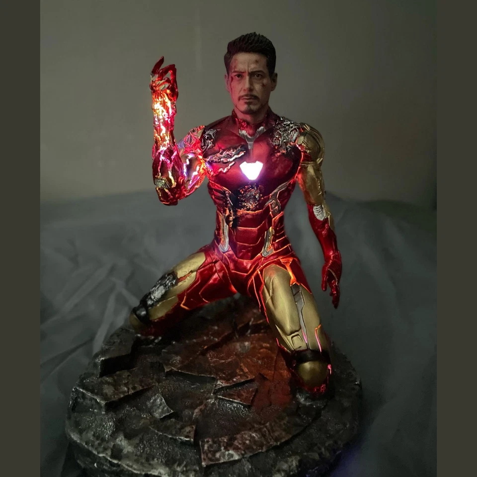 Marvel Endgame Tony Stark Iron Man Mark85 Finger Snap Lights estatua figura 24 cm Foto 2 de 4