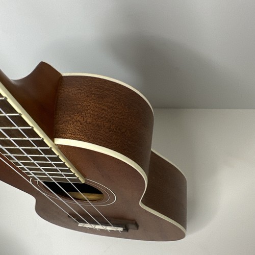 Lanikai LU22CGC Concert Ukulele Hawaii Authentic Brown Mahogany 4 String W/ Case - Picture 5 of 18