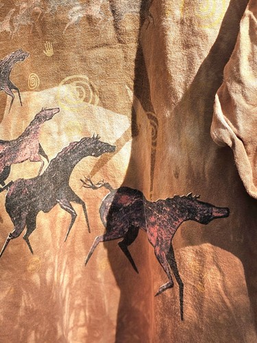 petroglyph art,wild Horses Tee Shirt,hand Painted ,The Mountain ,xl,long Sleeve - Picture 2 of 4