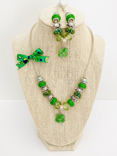 HANDARBEIT Halskette & Armband Modeschmuck Set - Bild 1 von 10