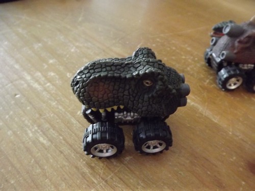 DINOSAUR pull back and go TOY CARS 11 to choose from - Picture 13 of 17