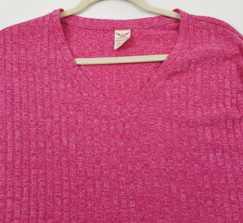 Top Faded Glory para mujer 1X Plus rosa acanalado cuello en V elástico manga 3/4 tejido informal Foto 2 de 4