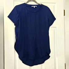 Collective Concepts Womens navy blue tee with slits on side size S