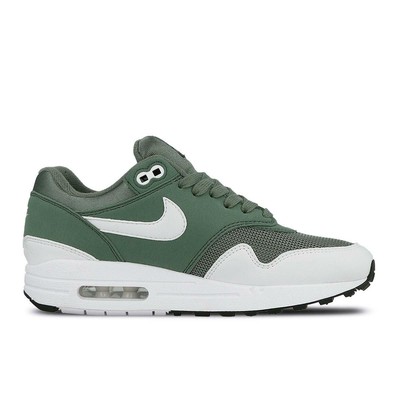 women's nike green trainers