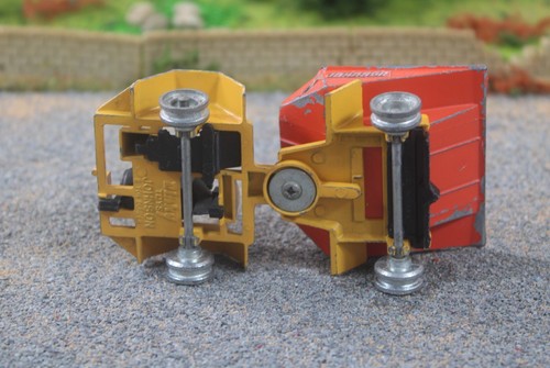 Dinky 430 Orange & Yellow Johnson 2 ton Dumper Fair FNQHotwheels U2386 - Picture 11 of 11