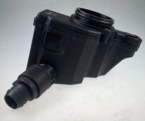 Original oil separator for crankcase ventilation VAICO V10-0899 Seat VW - Picture 3 of 7