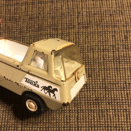 Vintage 70s Tonka Horse Farm Delivery Truck #55501 Tan Pressed Steel USA - Picture 4 of 12