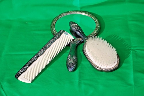 Vintage Silverplated Vanity Set Brush Comb Mirror Hong Kong - Picture 7 of 8