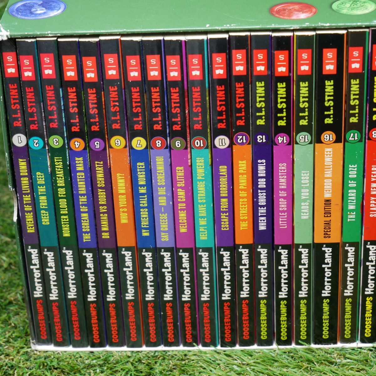 Goosebumps Horrorland 18巻セット 71n19xxvQML._UF1000,1000_QL80_.jpg
