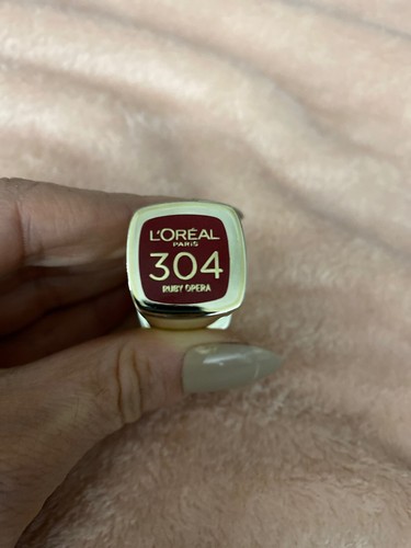 L'Oreal Colour Riche Extraordinaire Color de labios Rubí Opera 304 - Imagen 3 de 3