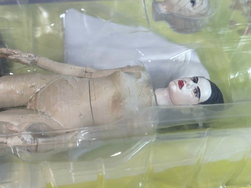 Figura Sideshow 1999 Novia de Frankenstein Universal Studios + Push-ins de calabaza - Imagen 22 de 23