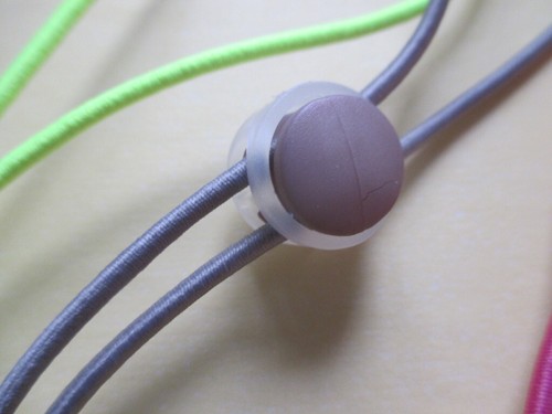 Paquete de 10: cordones elásticos multicolores de 14" con clips en extremos para identificaciones, llaves, etc. - Imagen 4 de 9