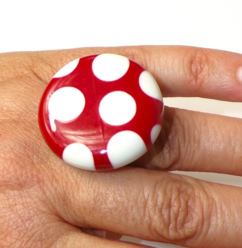 Sobral White Polka Dots on Red Bead Artist Made Statement Ring Size 8 - Picture 2 of 6