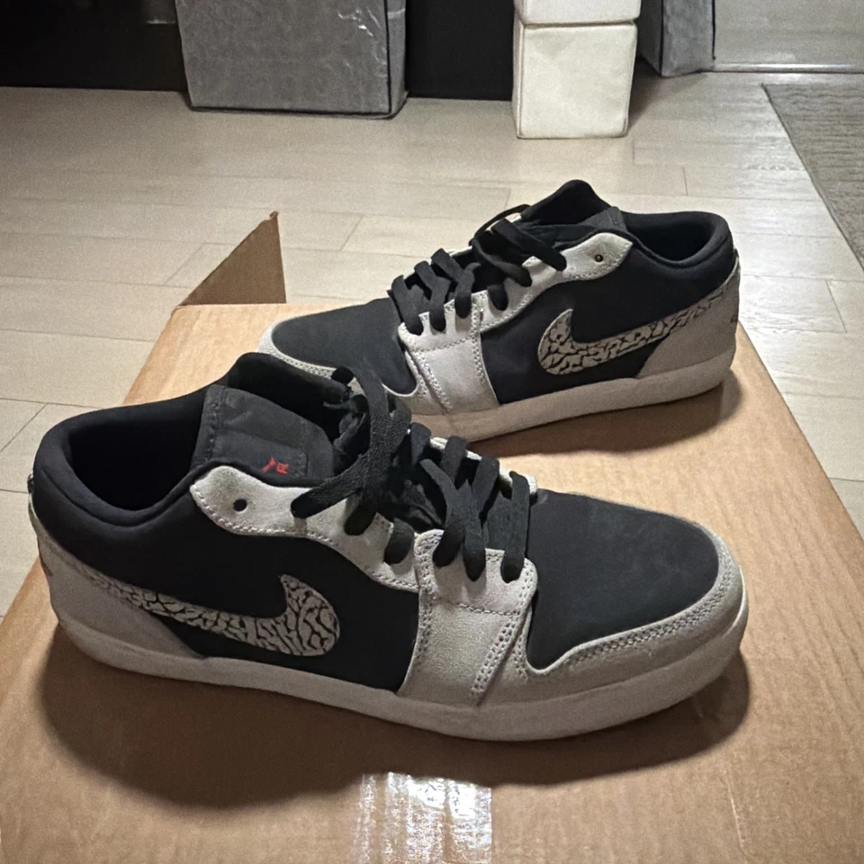 Nike - Talla 10 - Air Jordan 1 V.2 Bajo Negro Blanco (584794-010) Foto 2 de 4