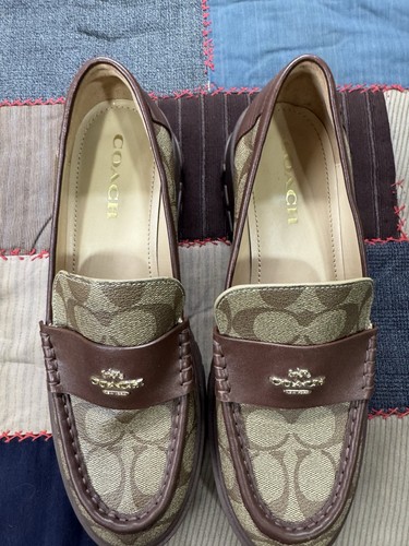 Mocassino Coach Ruthie Monogram in pelle indossato una volta firmato da donna taglia 9 - Foto 2 di 9