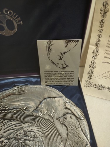 Arthur Court Marine Mammals Embossed Aluminum Wall Hanging Plate 7.75" Signed - Imagen 3 de 13