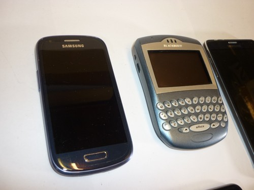 Lote de trabajo 6 teléfonos móviles Samsung Blackberry sin probar etc. - Imagen 2 de 12