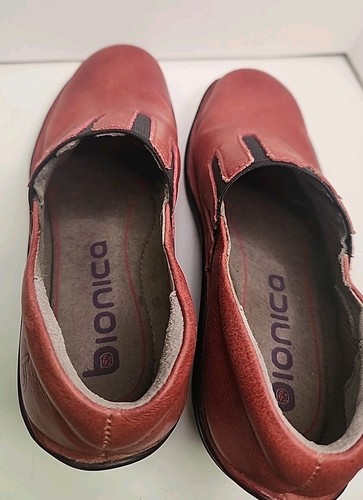 Bionica Red Leather Shoes- Women's Sz 6.5, Slip-on Loafer, Wedge, Comfort Shoe - Picture 5 of 17