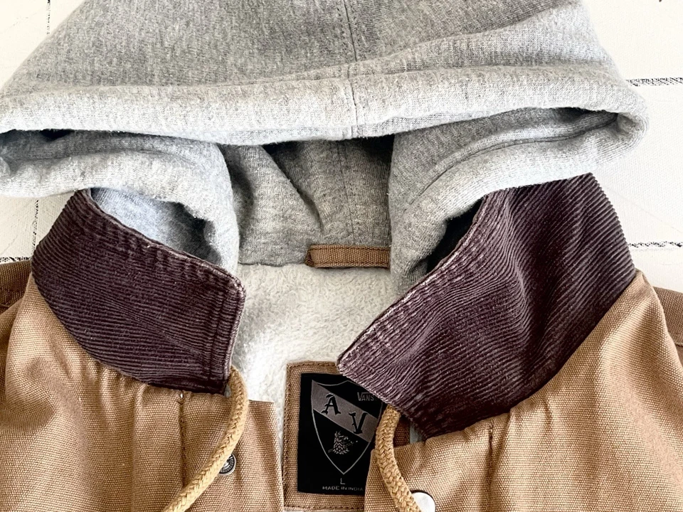 Vans Men’s The AV Edict II Canvas Twill Large Hooded Trucker Jacket - Image 3 of 4