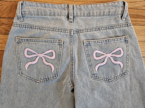 Edikted Bow Pocket Relaxed Jeans Womens XS Wide Leg Light Wash Pink Embroidery - Picture 11 of 11