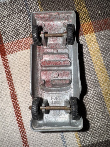 Vintage Tootsietoy Ford USA Red Car Chicago 24 Covertible 3" Long - Picture 3 of 5