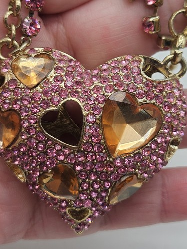 BETSEY JOHNSON Pink Rhinestone Yellow Lucite Heart Gold Tone Chunky Necklace - Picture 14 of 17