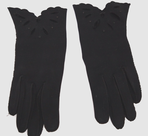 Black Vintage Scallop Cutout Wrist Formal Gloves - Picture 1 of 5