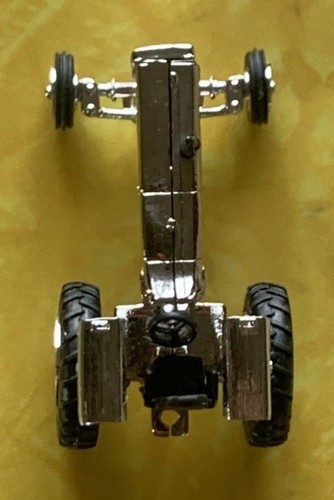 ERTL Subscriber Exclusive CHROME International 1256 Tractor 1:87 (HO) 1 of 1000 - Photo 9 sur 10