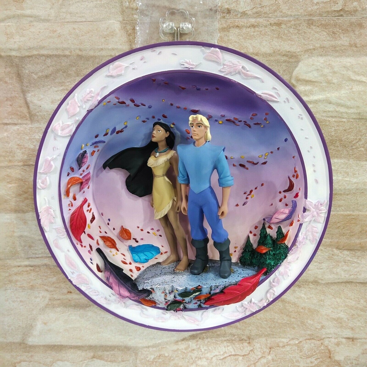Disney 3D Plate Collection Pocahonats Colors of The Wind 6034/7500