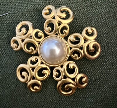 Vtg Anne Klein Brooch Pin Gold Tone Faux Pearl