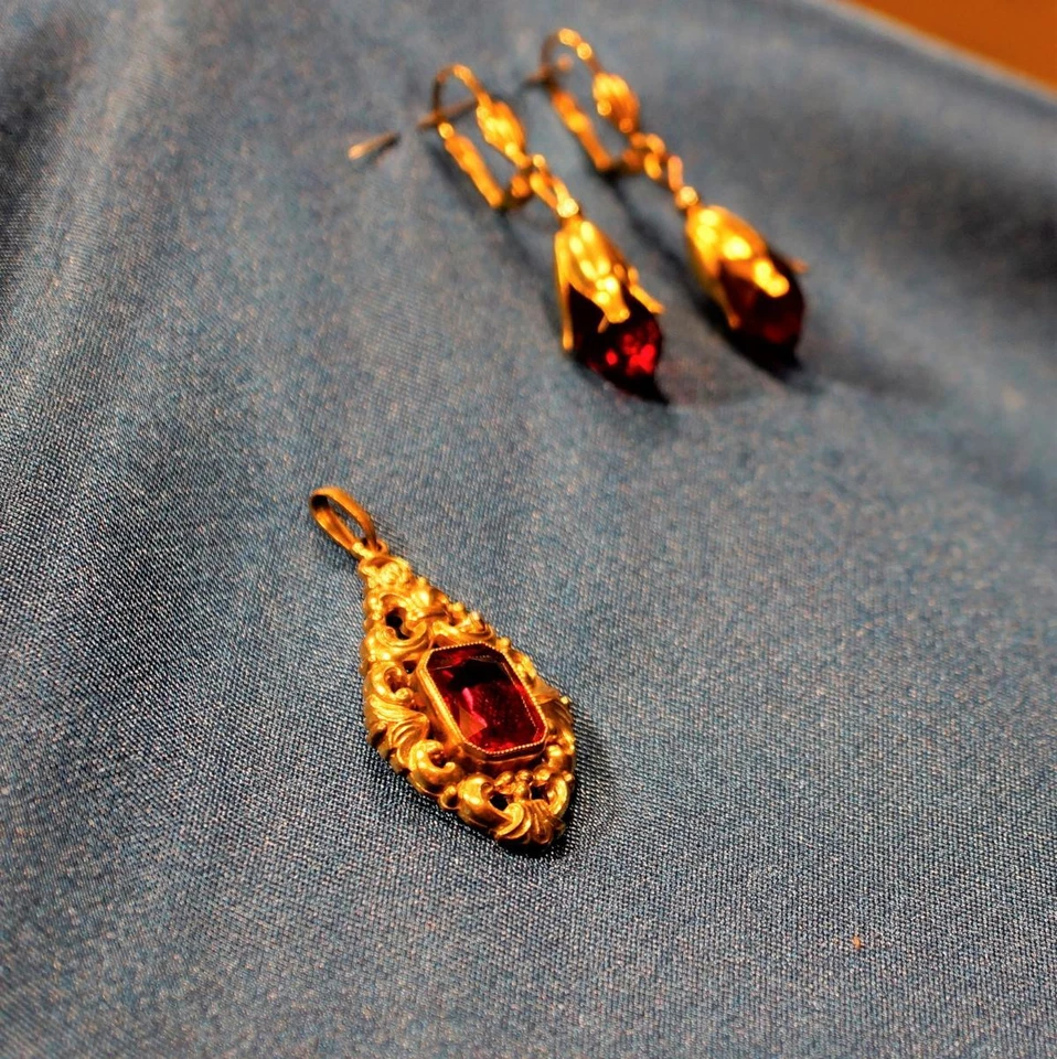 Anhänger Trachten Hochzeit Gold Art Deco Jugendstil Rubin bordeaux rot Antik! - Bild 3 von 3