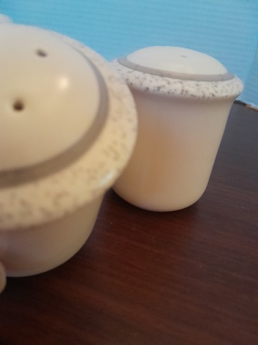 Pfaltzgraff Sand Drift 3" Salt & Pepper 3 Hole\4 Hole Shaker Set - Picture 4 of 5